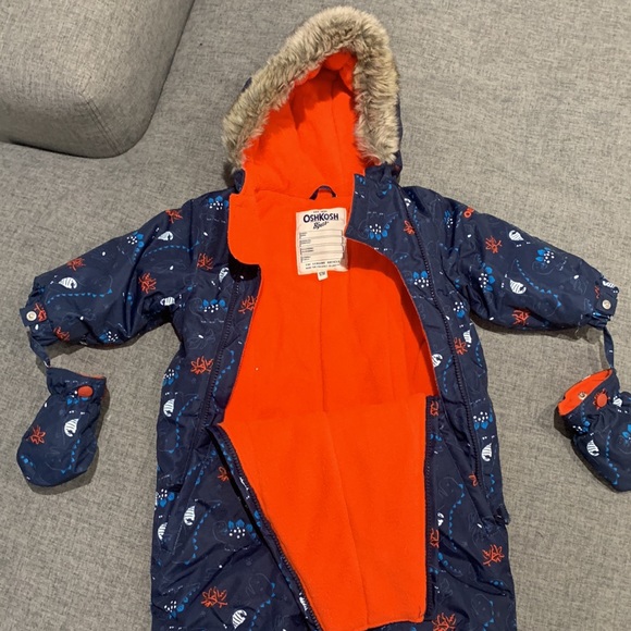 Oshkosh one piece snow suit 12 mo - Picture 6 of 11